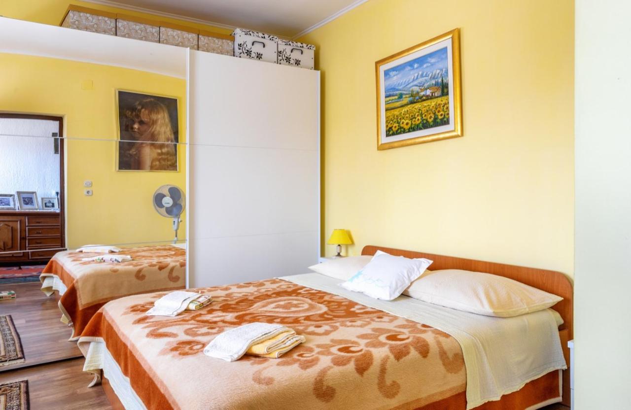 Golden Flowers Razvode Exterior foto